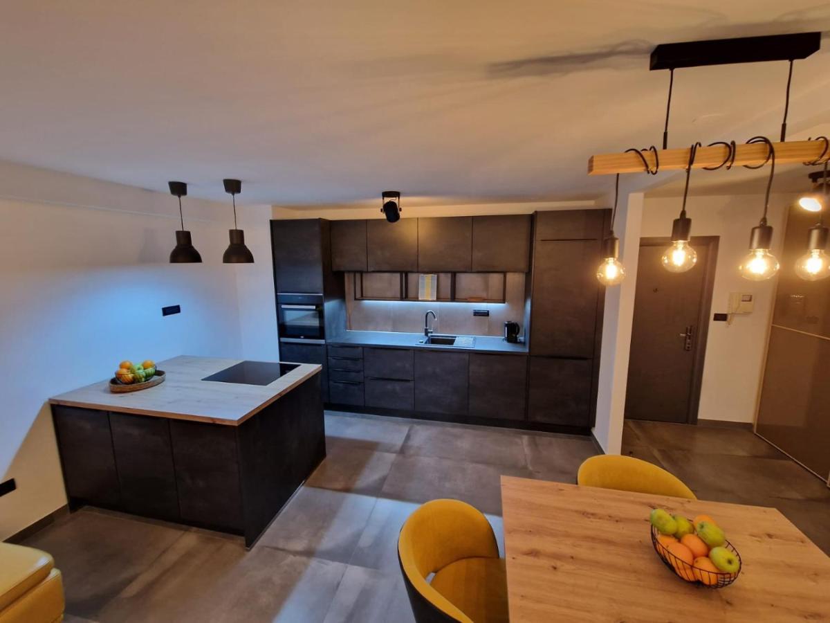 Apartment Matea พูลา ภายนอก รูปภาพ