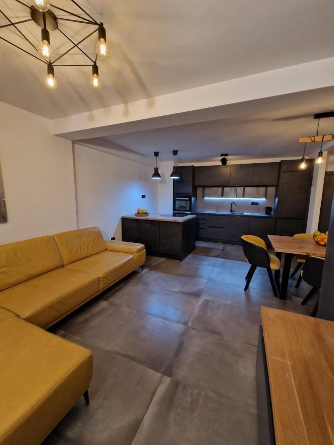 Apartment Matea พูลา ภายนอก รูปภาพ
