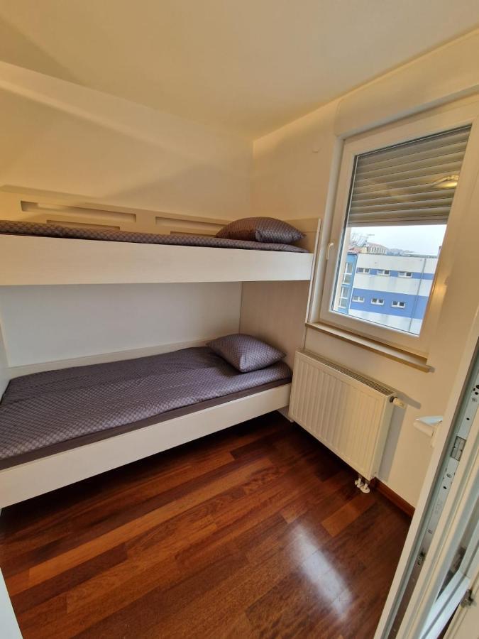 Apartment Matea พูลา ภายนอก รูปภาพ